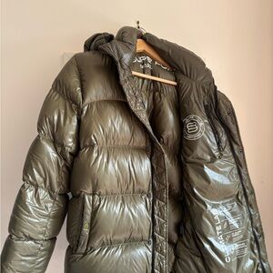 ARITZIA SUPERPUFF Hi Gloss MOSS PUFFER